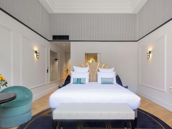 Le 1932 Hotel & Spa Cap d'Antibes - MGallery : photo 8 de la chambre junior suite with double bed and private pool - terrace/ground floor