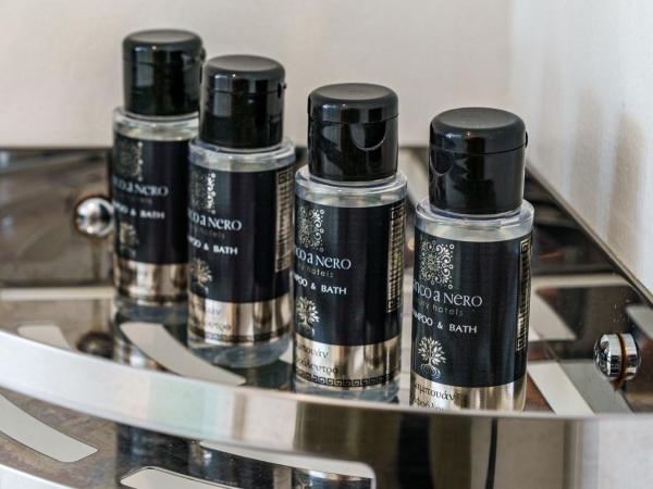 Bianco a Nero Mykonos : photo 10 de la chambre suite avec jacuzzi