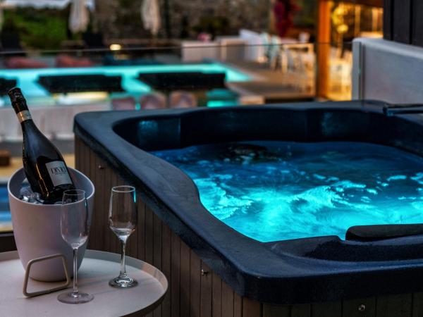 Bianco a Nero Mykonos : photo 2 de la chambre suite avec jacuzzi