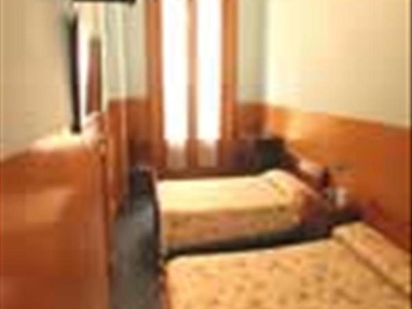 Hotel O'Rei : photo 3 de la chambre chambre double avec salle de bains commune