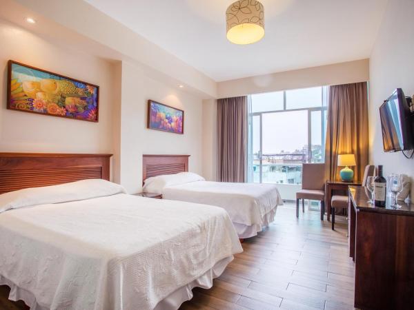 BLAZE Hotel & Suites Puerto Vallarta : photo 2 de la chambre chambre lits jumeaux avec salle de bains privative