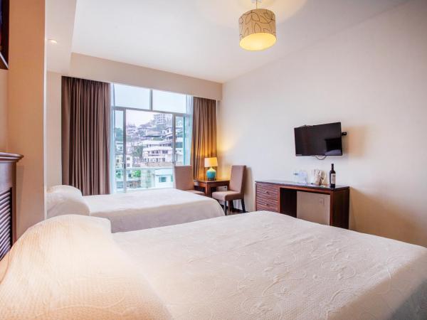 BLAZE Hotel & Suites Puerto Vallarta : photo 3 de la chambre chambre lits jumeaux avec salle de bains privative