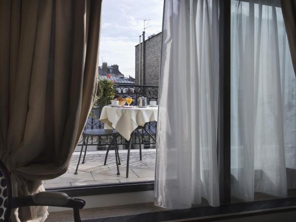 Hôtel Saint-Pétersbourg Opéra & Spa : photo 6 de la chambre suite junior avec terrasse