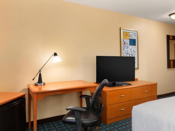 Fairfield by Marriott Inn & Suites Houston North/Cypress Station : photo 2 de la chambre chambre lit queen-size 