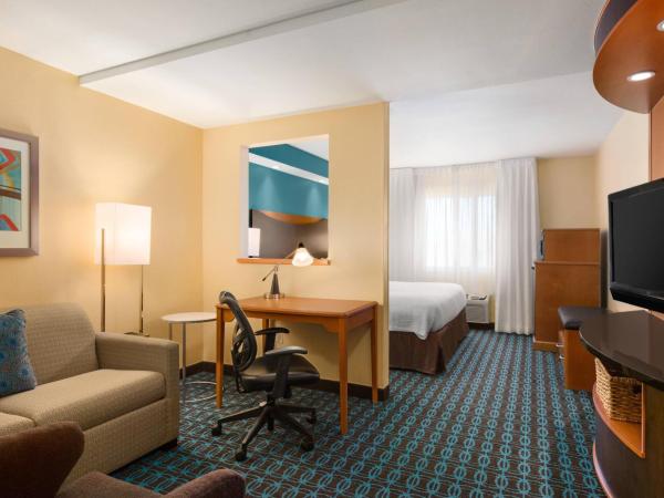 Fairfield by Marriott Inn & Suites Houston North/Cypress Station : photo 3 de la chambre grand studio king avec canapé-lit