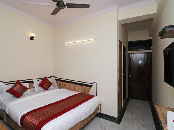 OYO Hotel Silver Shine Near Gurudwara Shri Bangla Sahib : photo 9 de la chambre chambre triple classique