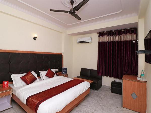 OYO Hotel Silver Shine Near Gurudwara Shri Bangla Sahib : photo 1 de la chambre petite chambre double