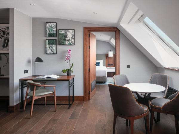 Prague Marriott Hotel : photo 2 de la chambre suite club 1 chambre lit king-size avec accès au m club