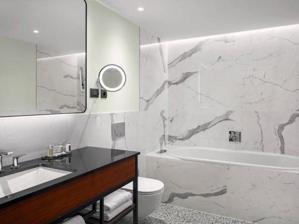 Prague Marriott Hotel : photo 1 de la chambre suite club 1 chambre lit king-size avec accès au m club