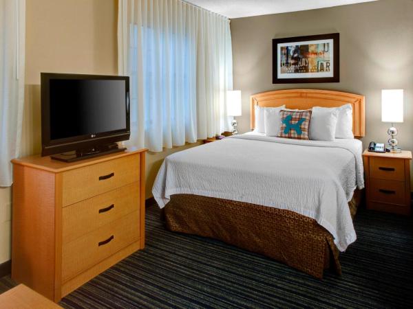 TownePlace Suites Atlanta Buckhead : photo 1 de la chambre studio lit queen-size avec canapé-lit