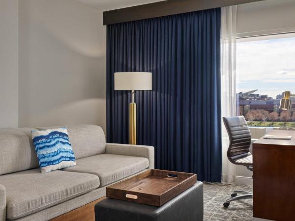 SpringHill Suites by Marriott Denver Downtown : photo 2 de la chambre studio lit king-size avec canapé-lit