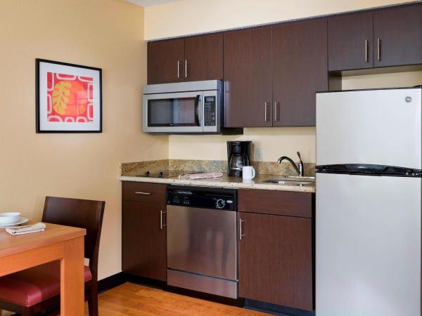 TownePlace Suites Houston Brookhollow : photo 3 de la chambre studio, 1 queen, sofa bed