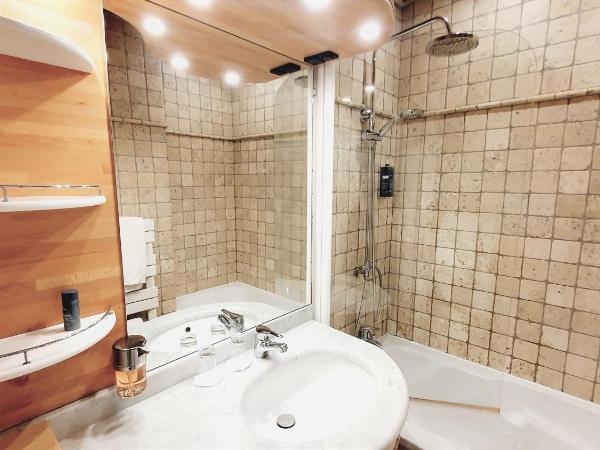 Hôtel Macchi Restaurant & Spa : photo 7 de la chambre chambre triple privilège