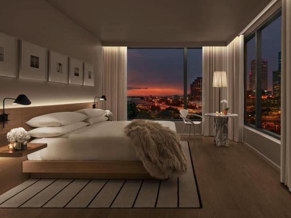The Tampa EDITION : photo 5 de la chambre deluxe one-bedroom king suite with downtown view