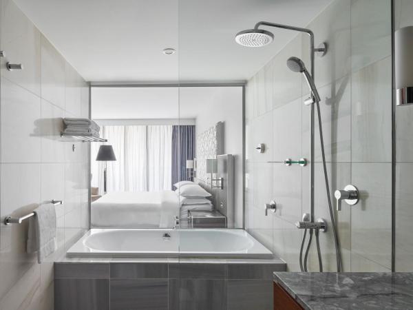 Sheraton Melbourne Hotel : photo 4 de la chambre chambre lit king-size traditionnelle