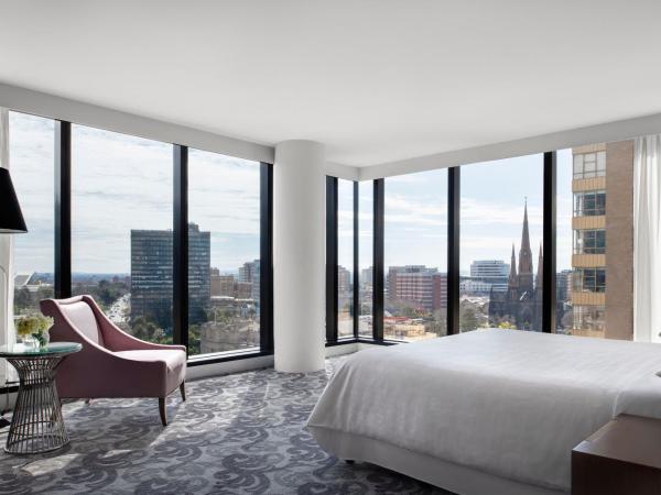 Sheraton Melbourne Hotel : photo 3 de la chambre grande suite trésor 1 chambre lit king-size - vue sur le jardin