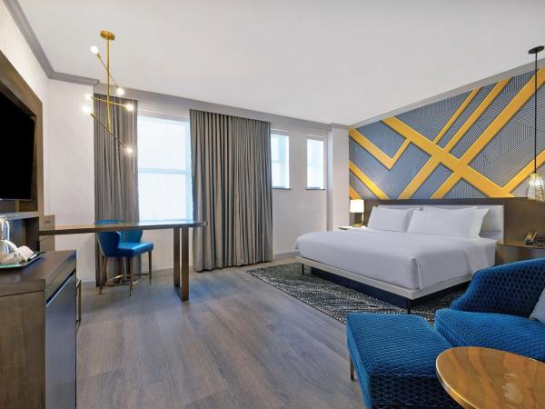 Le Méridien St. Louis Downtown : photo 3 de la chambre chambre lit king-size