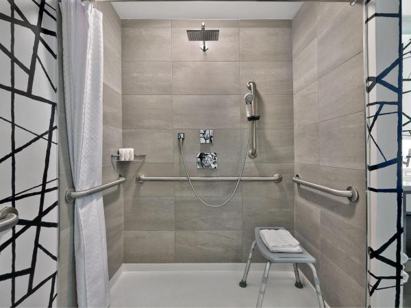 Le Méridien St. Louis Downtown : photo 8 de la chambre chambre lit king-size