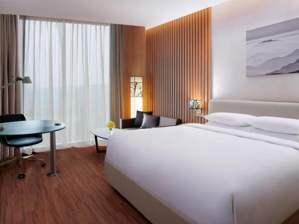 Courtyard by Marriott Seoul Botanic Park : photo 3 de la chambre chambre lit king-size - vue sur parc