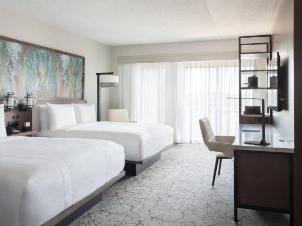 Marriott Savannah Riverfront : photo 1 de la chambre chambre avec 2 grands lits queen-size
