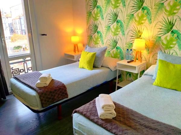 Hostal Mafer : photo 4 de la chambre chambre double ou lits jumeaux standard - vue sur ville