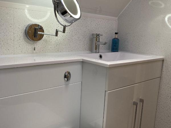 Ashbourne House : photo 4 de la chambre chambre double avec salle de bains privative