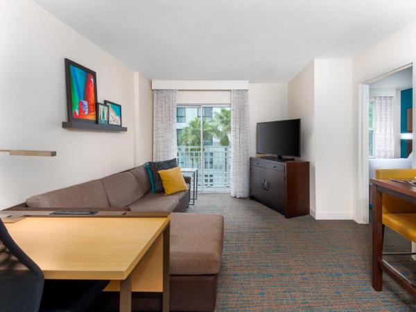 Residence Inn Tampa Downtown : photo 1 de la chambre suite 1 chambre avec balcon