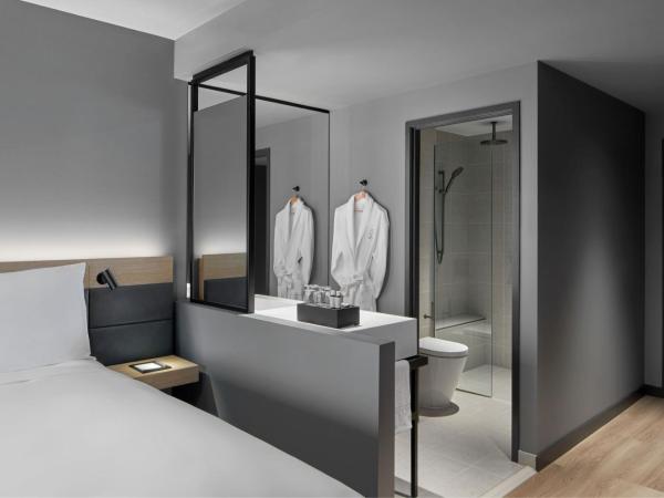 AC Hotel by Marriott Melbourne Southbank : photo 2 de la chambre superior, guest room, 1king, urban view