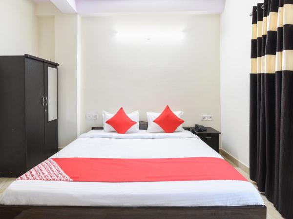 OYO Club Residency Near Tdi Mall : photo 8 de la chambre petite chambre double