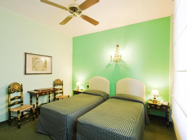 Hotel Città Dei Mille : photo 1 de la chambre chambre lits jumeaux