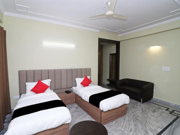 Super Capital O Esscon House Near Payal Cinema : photo 4 de la chambre chambre triple deluxe