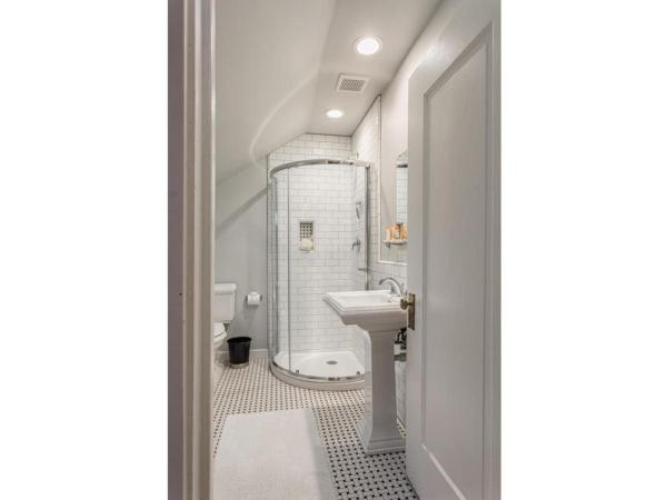 Family Laundry & Spa : photo 8 de la chambre chambre lit queen-size deluxe