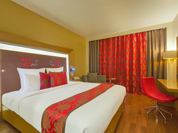 Novotel Bengaluru Outer Ring Road : photo 2 de la chambre chambre lit king-size premier