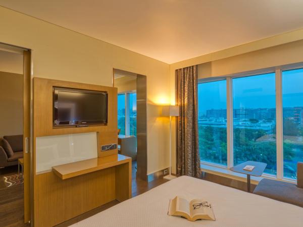 Novotel Bengaluru Outer Ring Road : photo 2 de la chambre suite lit king-size exécutive