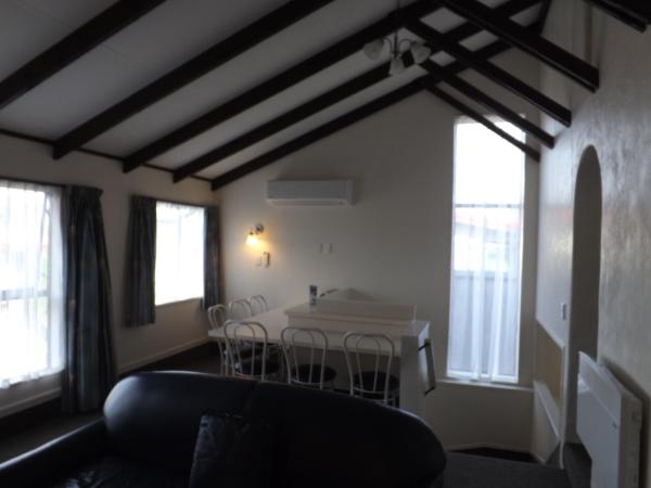 755 Regal Court Motel : photo 7 de la chambre appartement 2 chambres