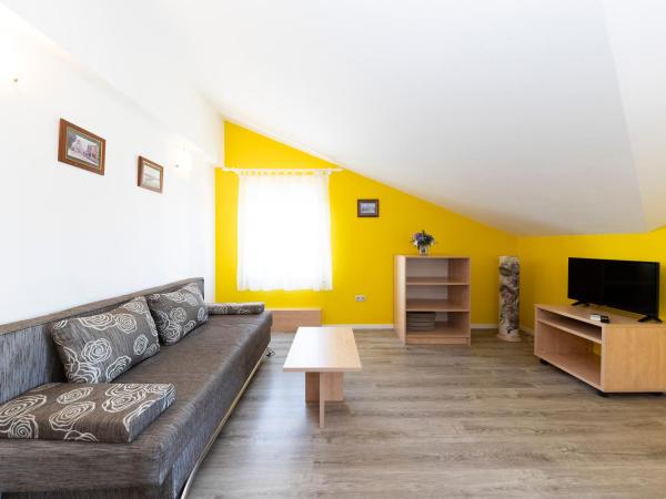 Guesthouse Villa Irena : photo 3 de la chambre appartement 2 chambres avec balcon