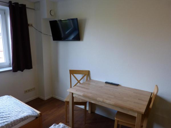 Hansehus : photo 3 de la chambre chambre lits jumeaux avec salle de bains