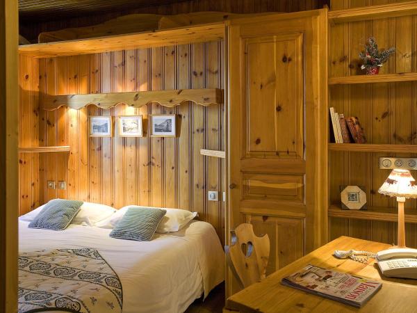 Hôtel L'Arbina : photo 2 de la chambre chambre double - vue sur village