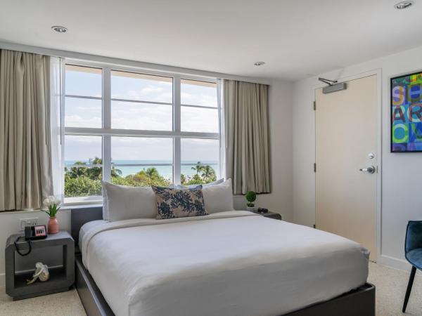 Clevelander Hotel : photo 2 de la chambre chambre lit king-size - côté océan