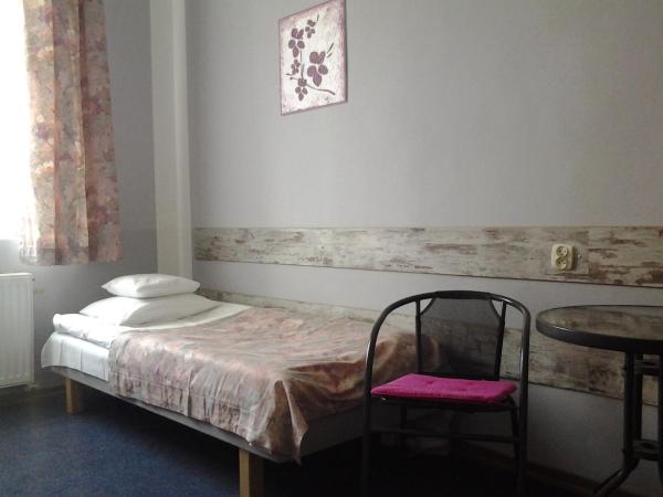 Red Carpet Hostel : photo 3 de la chambre chambre simple avec salle de bains commune