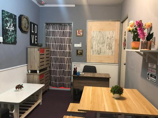 Nusantara Mattwaddien Hostel : photo 5 de la chambre chambre double