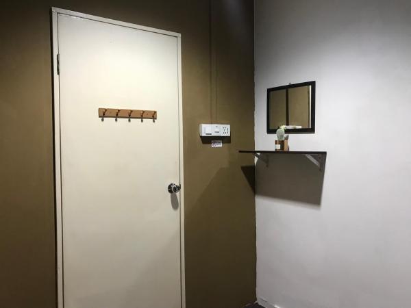 Nusantara Mattwaddien Hostel : photo 10 de la chambre chambre double