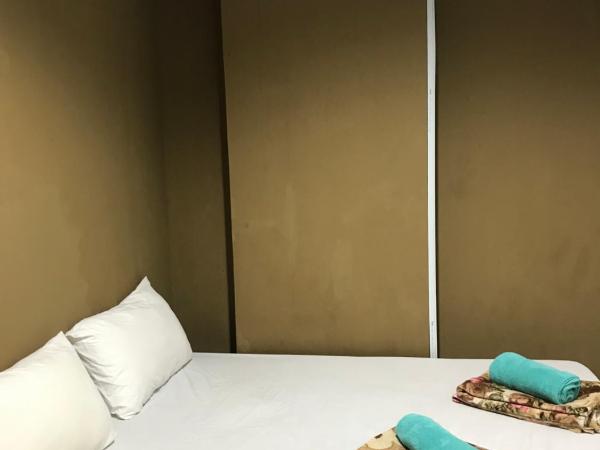 Nusantara Mattwaddien Hostel : photo 6 de la chambre chambre standard lit queen-size