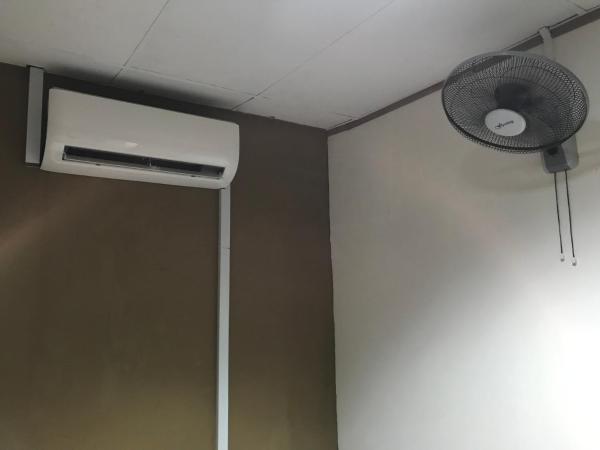 Nusantara Mattwaddien Hostel : photo 3 de la chambre chambre lit queen-size 