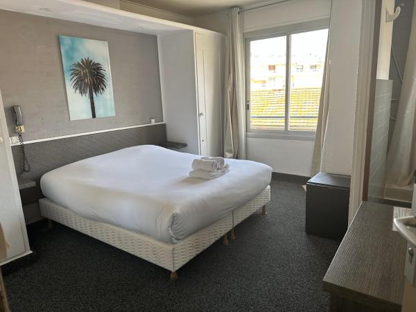 Hôtel le Chardon Bleu : photo 1 de la chambre chambre double standard sans balcon au 2e Étage - vue sur rue