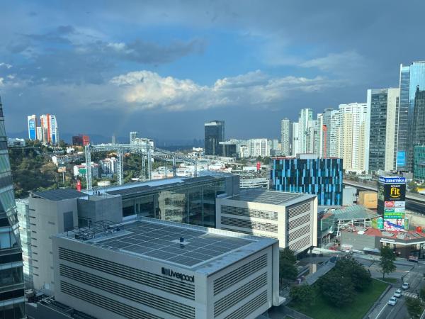 Stadia Suites Mexico City Santa Fe : photo 2 de la chambre appartement - vue sur ville