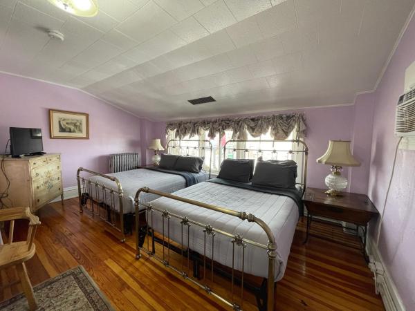 The Holiday Chalet Victorian : photo 1 de la chambre edward suite 31