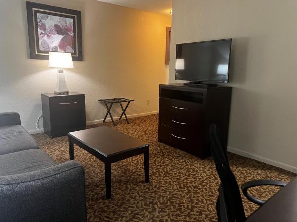 Baymont by Wyndham Houston/Westchase : photo 9 de la chambre suite 1 chambre lit king-size - non-fumeurs