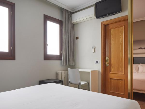 Pensión Alemana : photo 10 de la chambre chambre double ou lits jumeaux - donnant sur l'intérieur