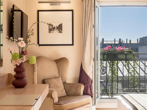 Castille Paris - Starhotels Collezione : photo 2 de la chambre chambre double deluxe avec balcon